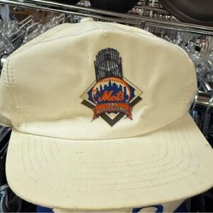 RARE..Vintage New York Mets 1986 World Champions Snapback Hat White Adjustable.